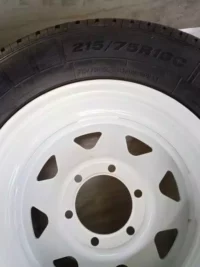 Neumático ST215 / 75R16C rueda